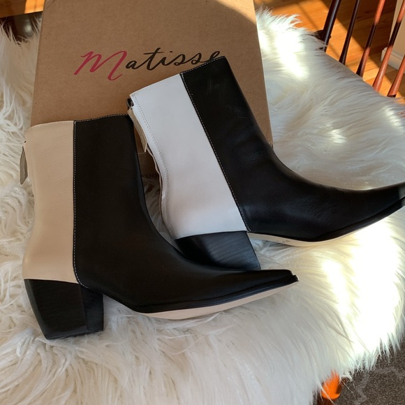 🌟MATISSE CARSON COLORBLOCK LEATHER BOOTIES🌟 - Picture 2 of 9